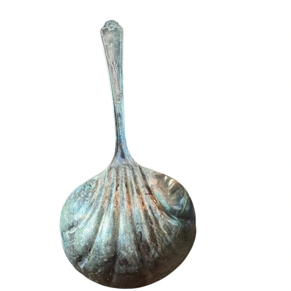 🥄✨‎ Vintage WM Rogers Silverplate Ladle – 7.5” Ornate Shell Design ✨🥄